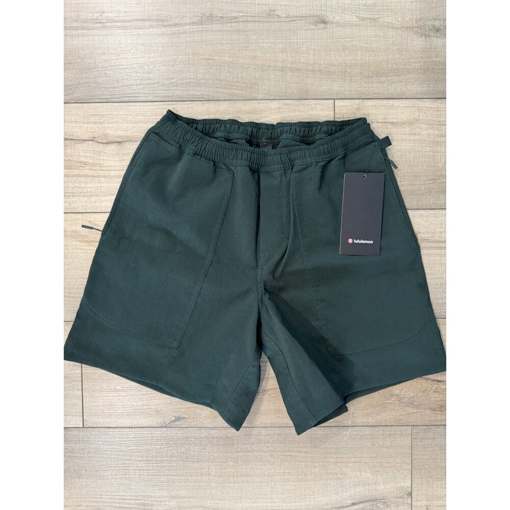 NWT Lululemon Relaxed Fit Pull On Short Light Woven 7" Legacy Green S Small - Picture 2 of 4